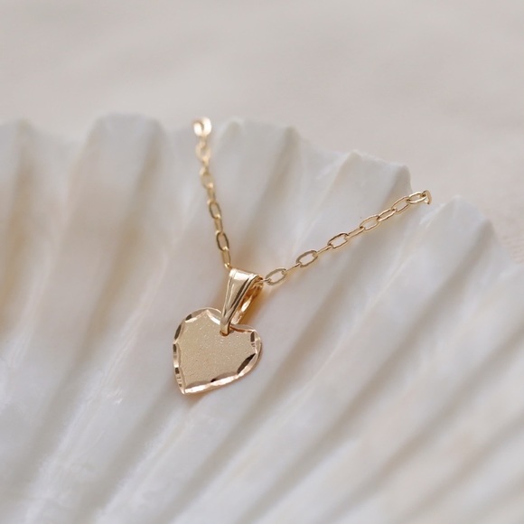 Dainty Heart Necklace | 18k Gold Filled - Picture 2 of 12